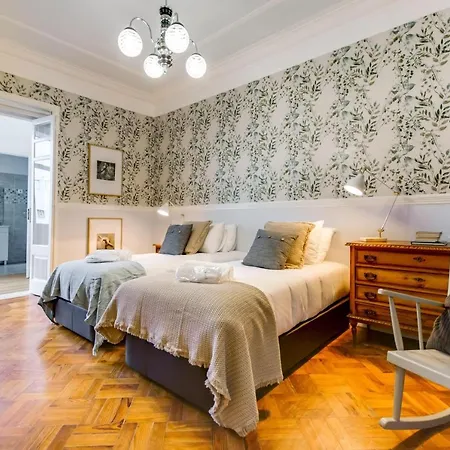 Santa Marta 53 Pombal Square * Лиссабон
